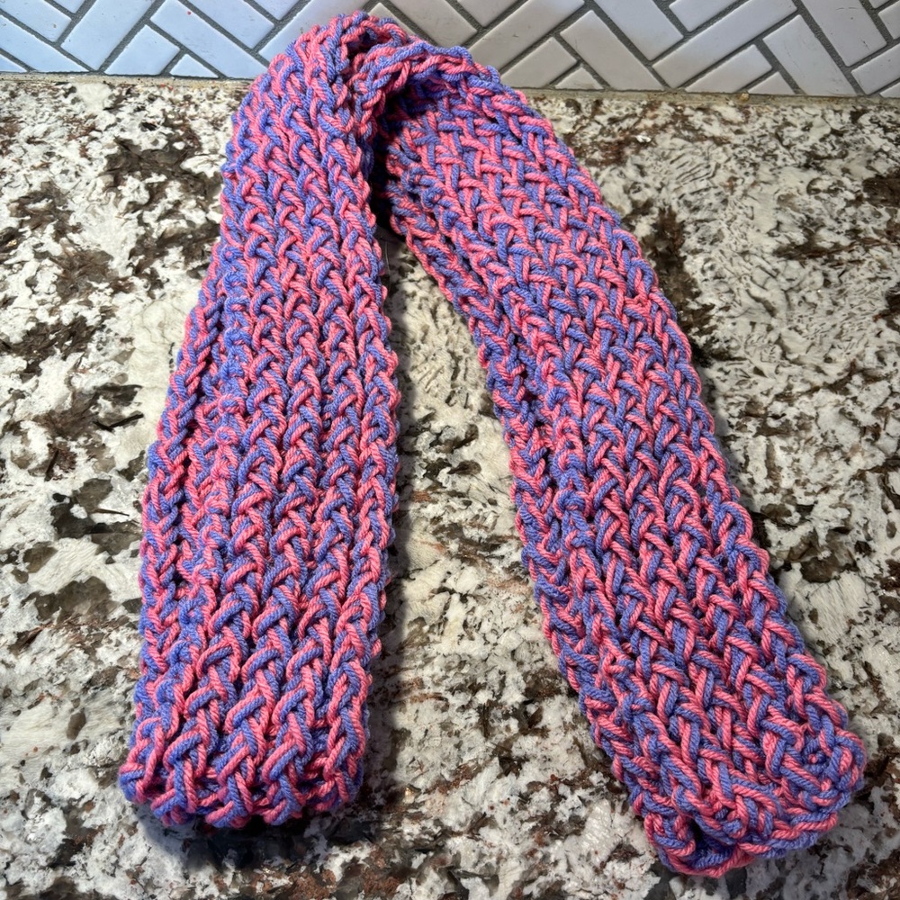 NWOT Pink/Periwinkle Knit scarf